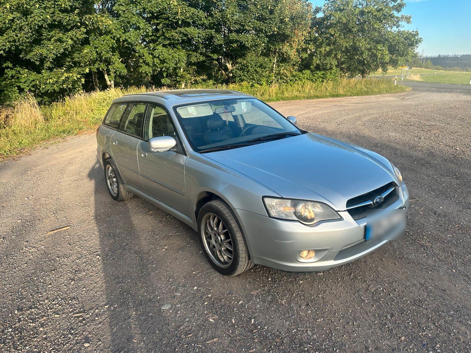 Subaru Legacy 2006 — rear view