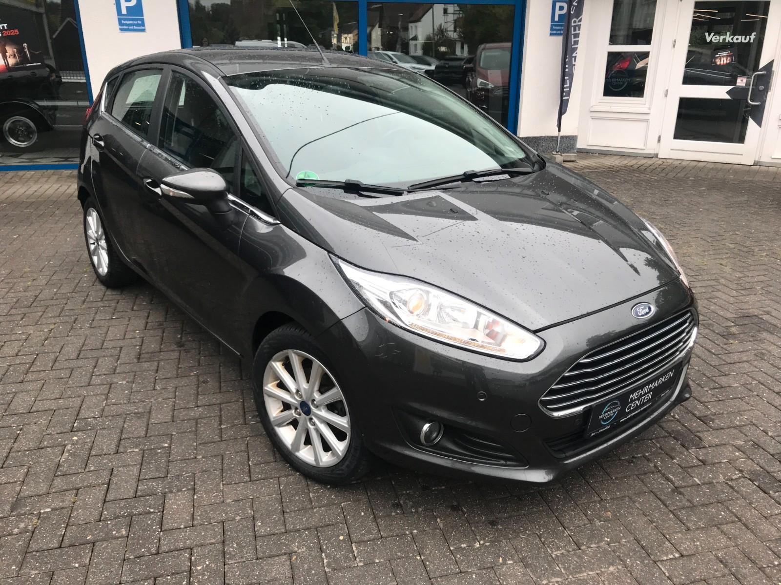 Ford Fiesta Tit., Navi *SHZ *PDC *Zahnriemen NEU*AWR