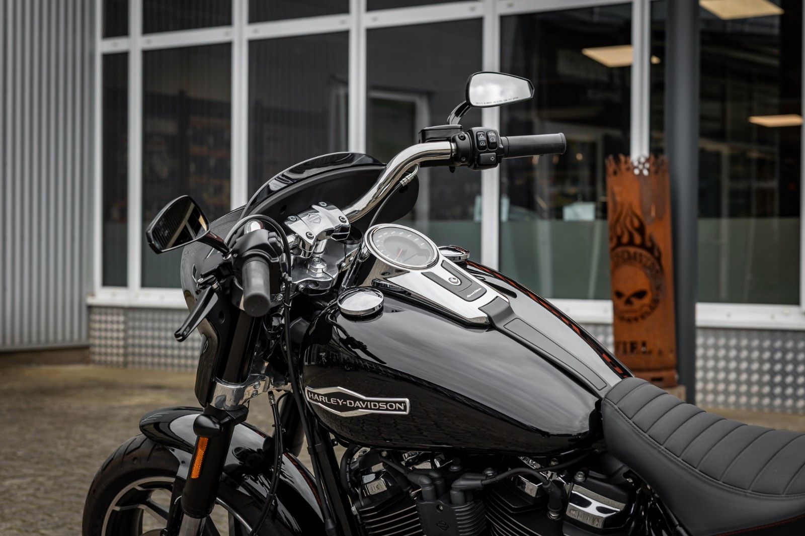 Fahrzeugabbildung Harley-Davidson FLSB SPORT GLIDE 107