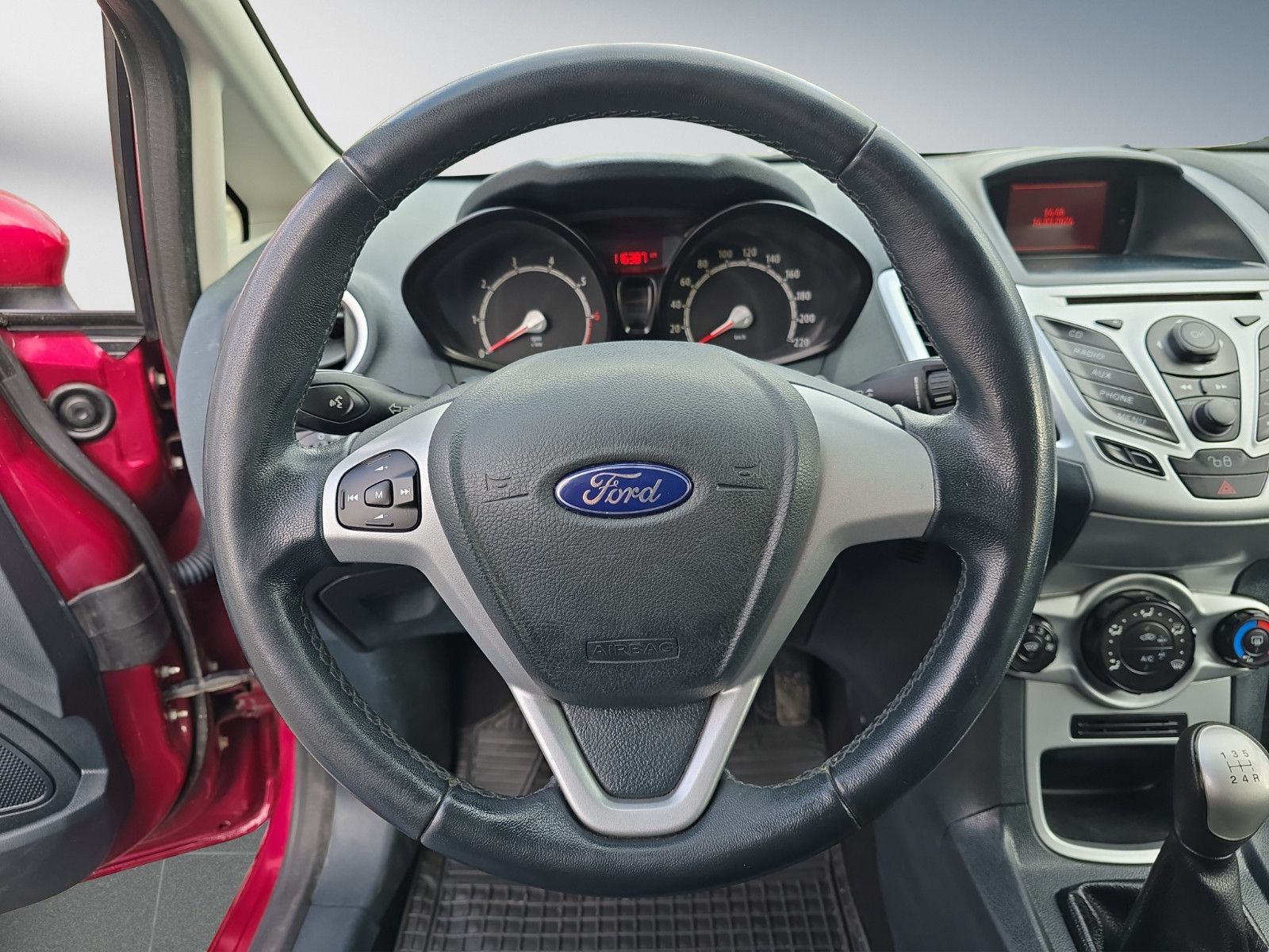 Fahrzeugabbildung Ford Fiesta Trend/TÜV NEU/Sitzheizung/Sehr Gepflegt/