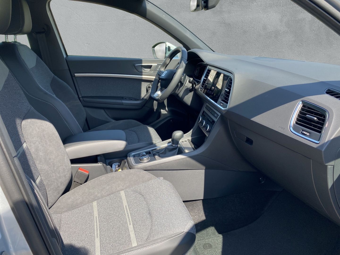 Fahrzeugabbildung SEAT Ateca Xperience 1.5 TSI ACT*NAVI*BEATS*CAM*AHK*