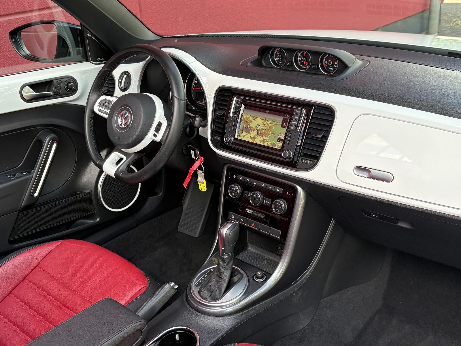 Volkswagen BEETLE CABRIO 1.4 TSI DSG R-LINE SPORT LEDER TOP foto 18