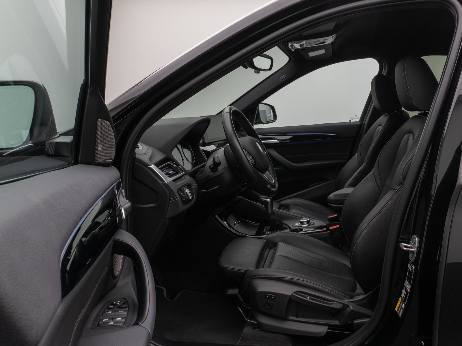 Fahrzeugabbildung BMW X1 xD25e xLine Kamera HUD DAB H/K Komfort Sport