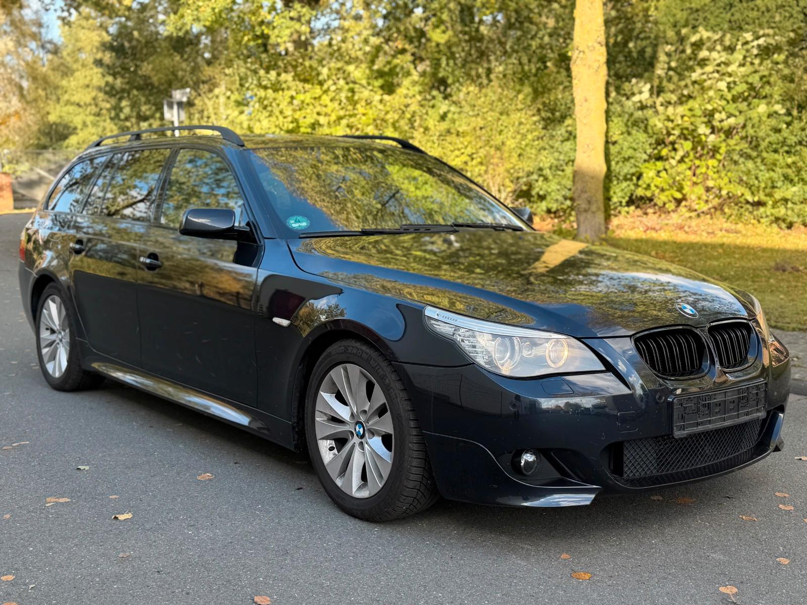 BMW 520 2009 — салон
