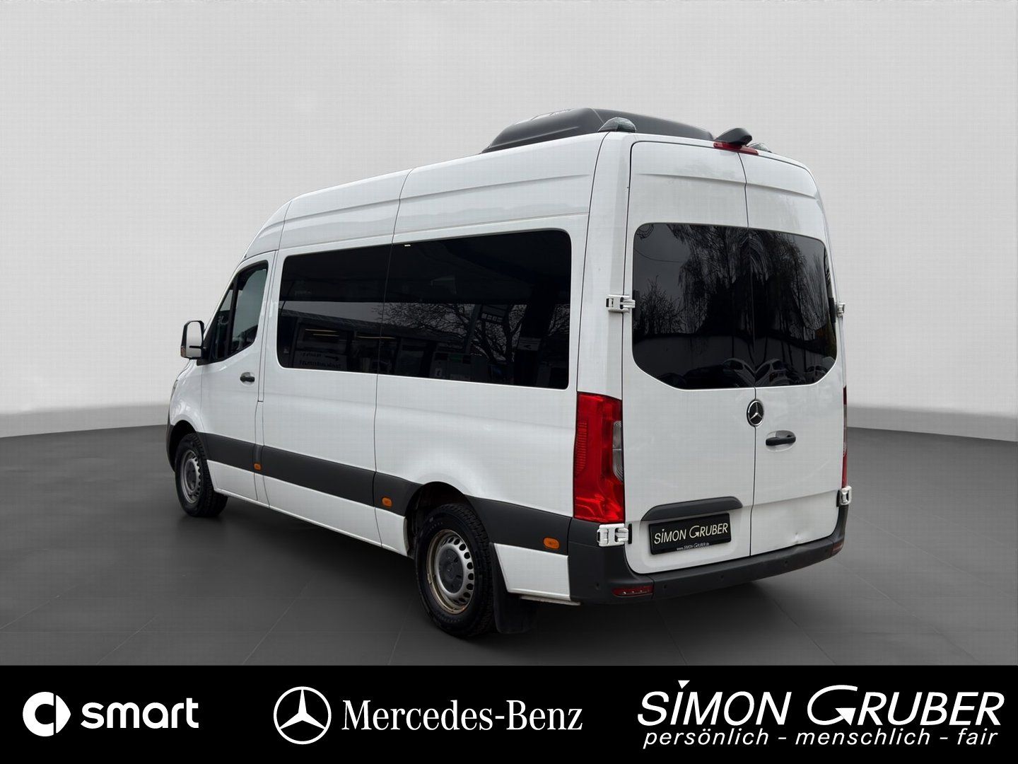 Fahrzeugabbildung Mercedes-Benz 317 Tourer L2H2 Standard 8Sitzer Rollstuhl Lift