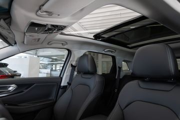 Bild 18 BAIC Beijing X75 Klimaauto. Pano USB Keyles DAB..