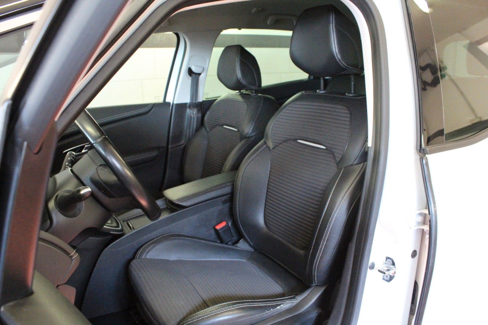 Fahrzeugabbildung Renault Grand Scenic dCi160 EDC*Bose Edition*7-Sitzer*