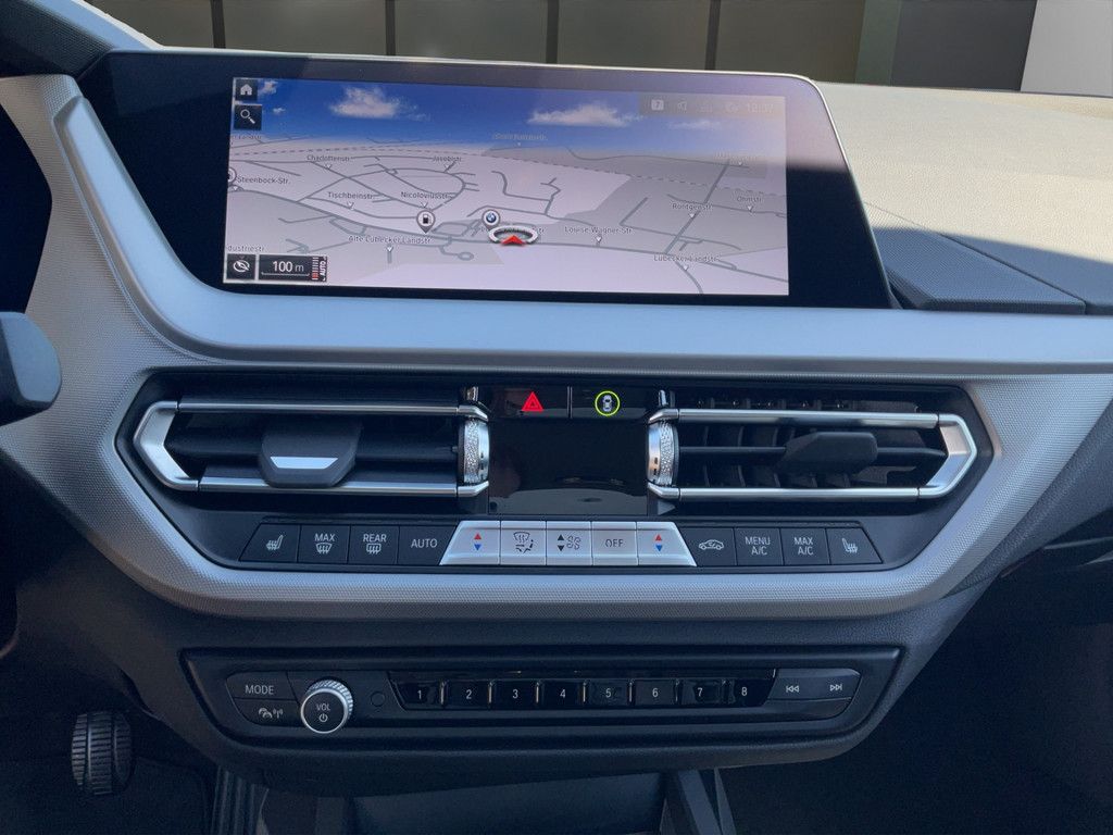 BMW 118i Lim. ADVANTAGE LED NAVI PDC SHZ KLIMA ALU foto 16