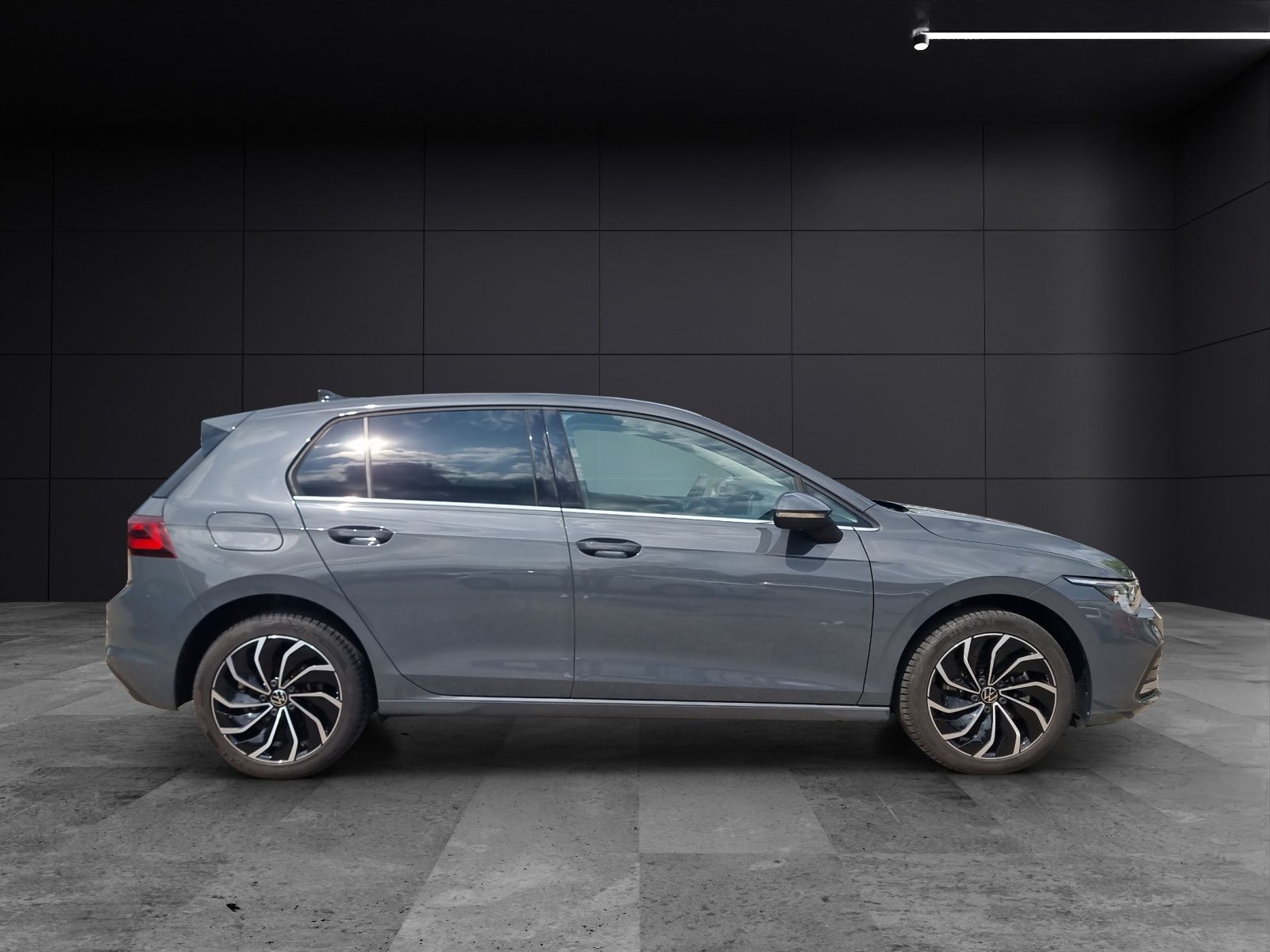 Fahrzeugabbildung Volkswagen Golf VIII Lim. Style eHybrid DSG IQ.Light ACC AH