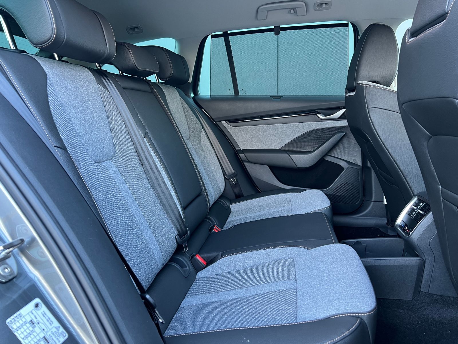 Fahrzeugabbildung SKODA Octavia Combi Balance 2.0 TDI DSG *AHK, Rückfahr