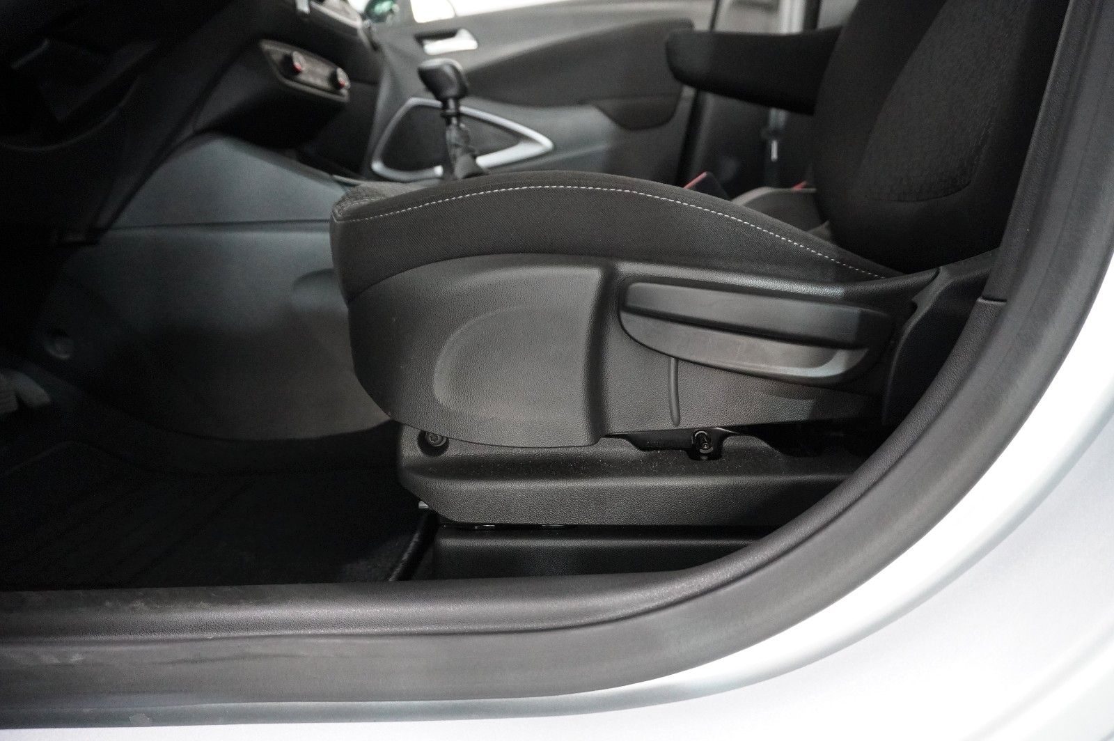 Fahrzeugabbildung Opel Crossland (X) 1.5D EDITION NAVI/LED/KAMERA/DAB+