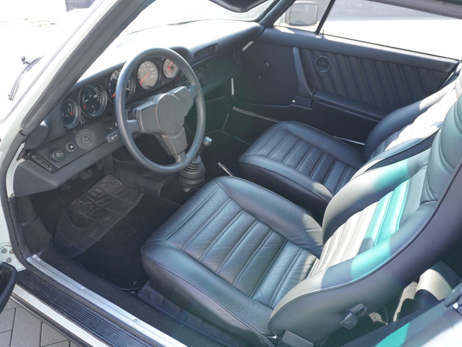 Fahrzeugabbildung Porsche 911 SC Targa