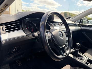 Volkswagen Passat - 10