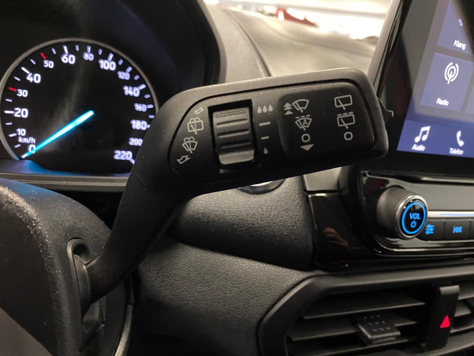 Fahrzeugabbildung Ford EcoSport 1.0 Titanium Automatik+AHK++NAVIGATION+