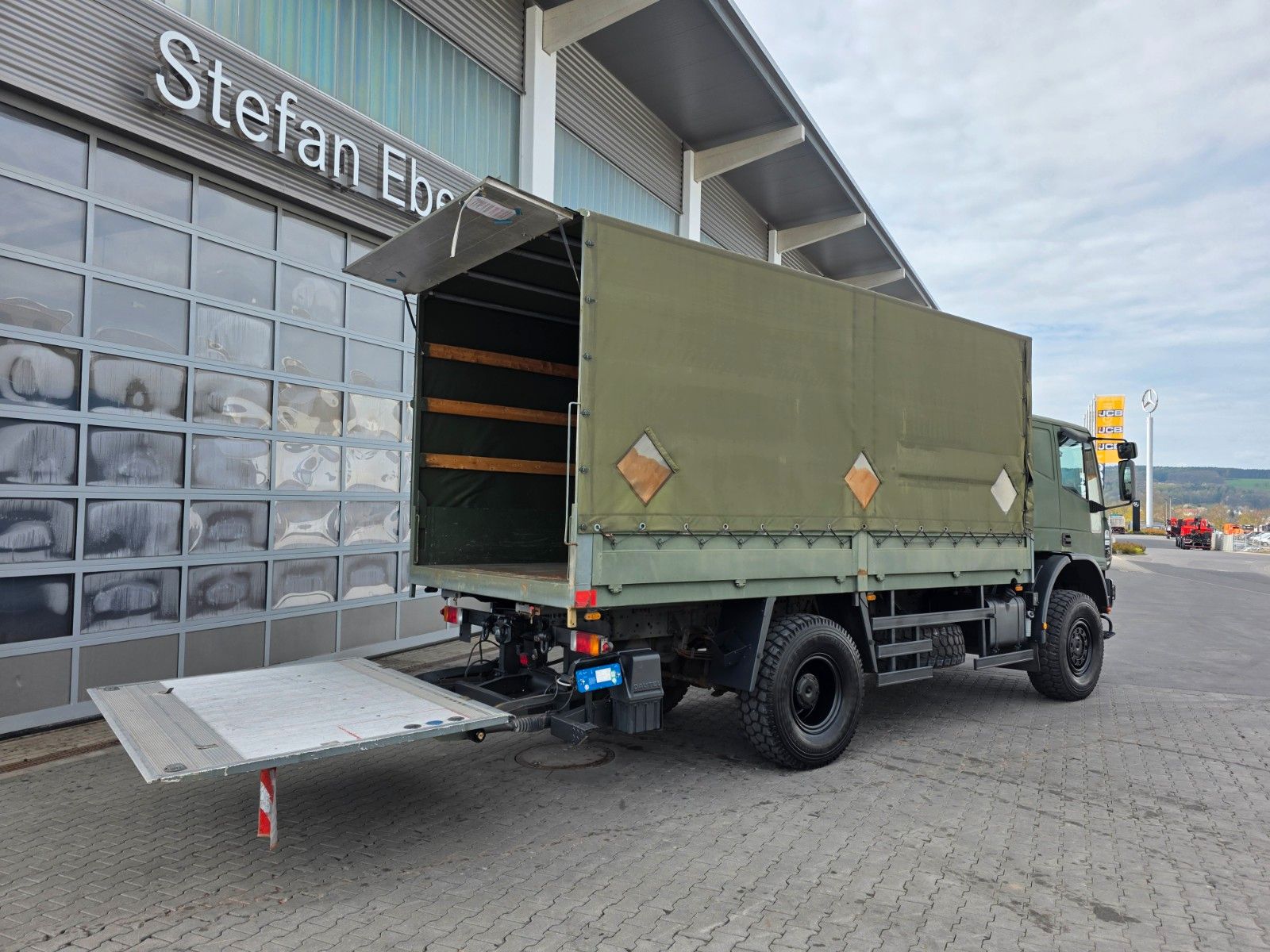Fahrzeugabbildung Iveco Eurocargo ML140E21 LBW 3 Sitze Differenziale