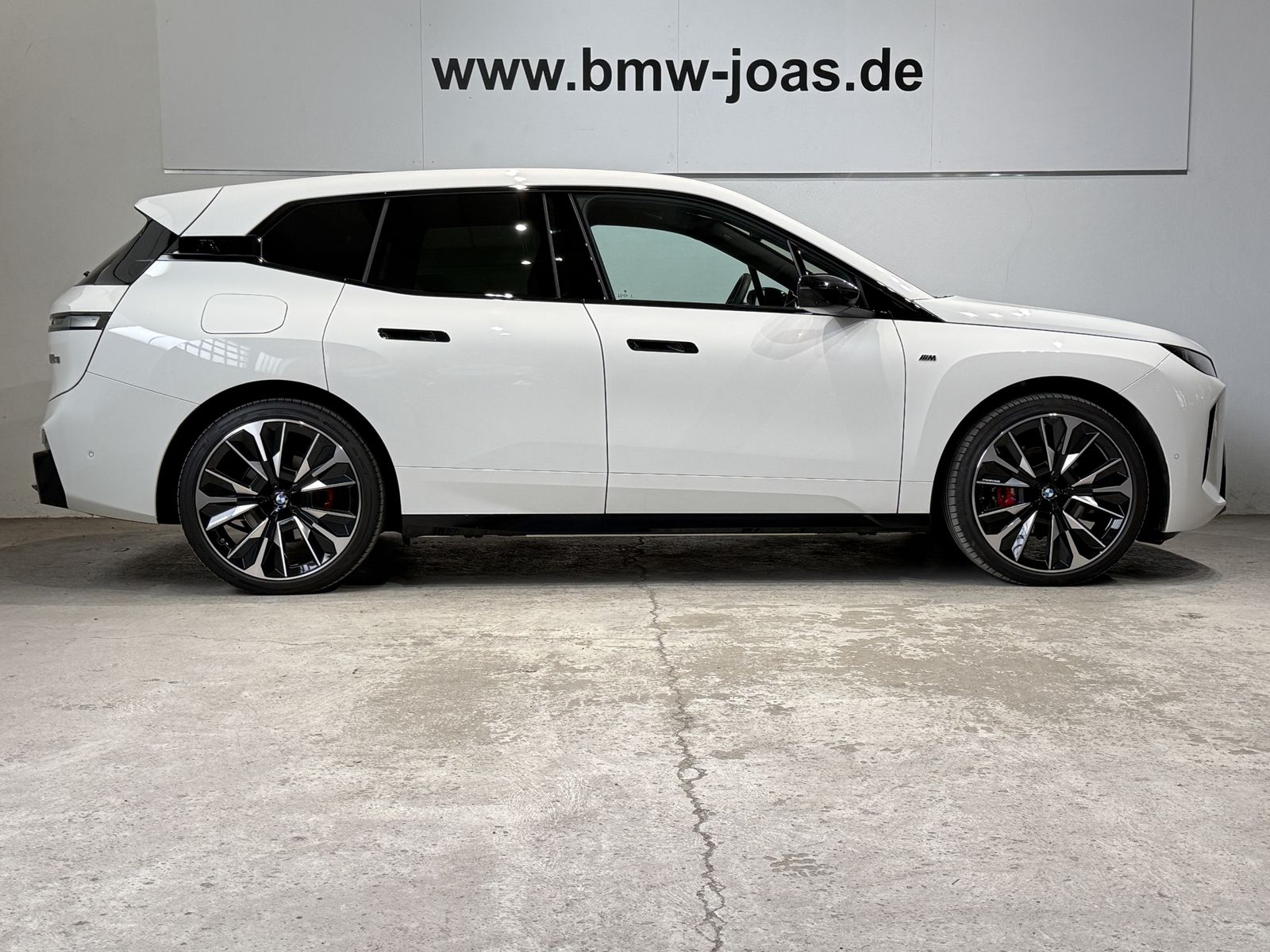 Fahrzeugabbildung BMW iX M70 | B&W| Panorama-Glasdach| Sitzbelüftung v