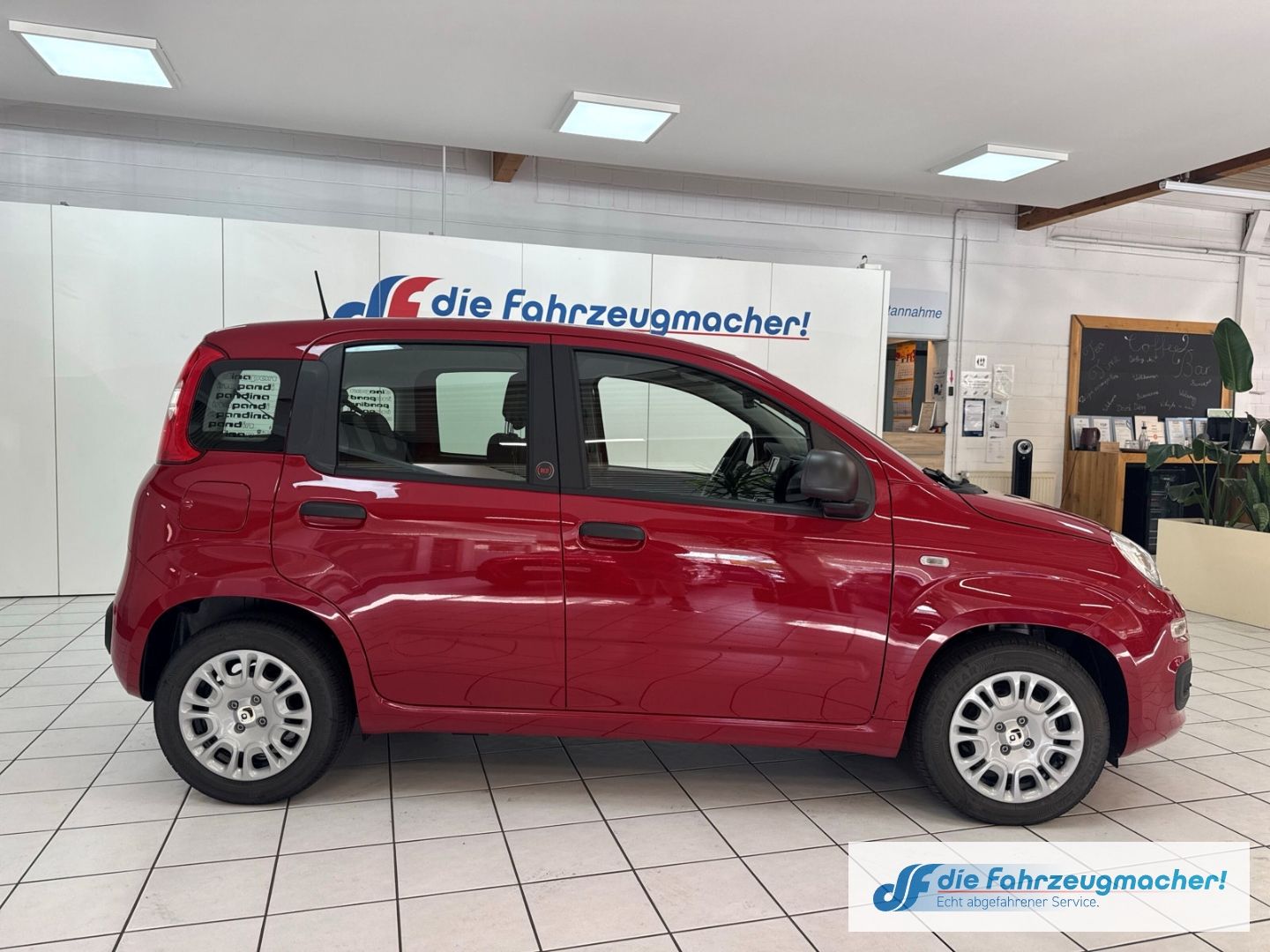 Fahrzeugabbildung Fiat Pandina Hybrid Icon Tempomat Digitales Cockpit D