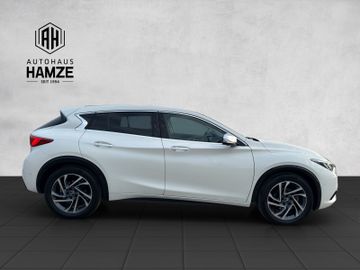 Infiniti Q30 1.6 16V Luxe Tech|Panorama|Kamera|BOSE|DAB