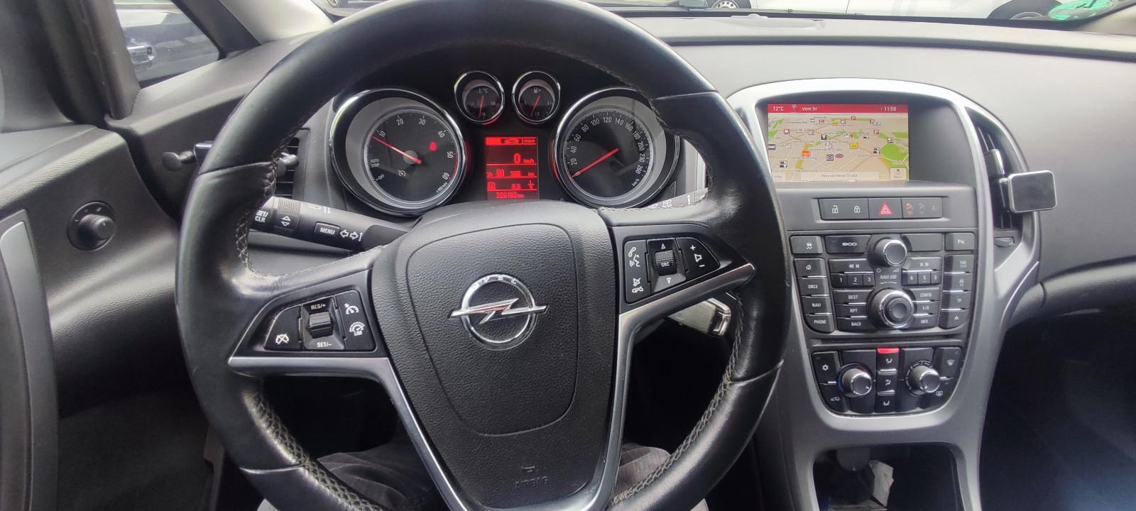 Opel Astra 2015 — photo 12