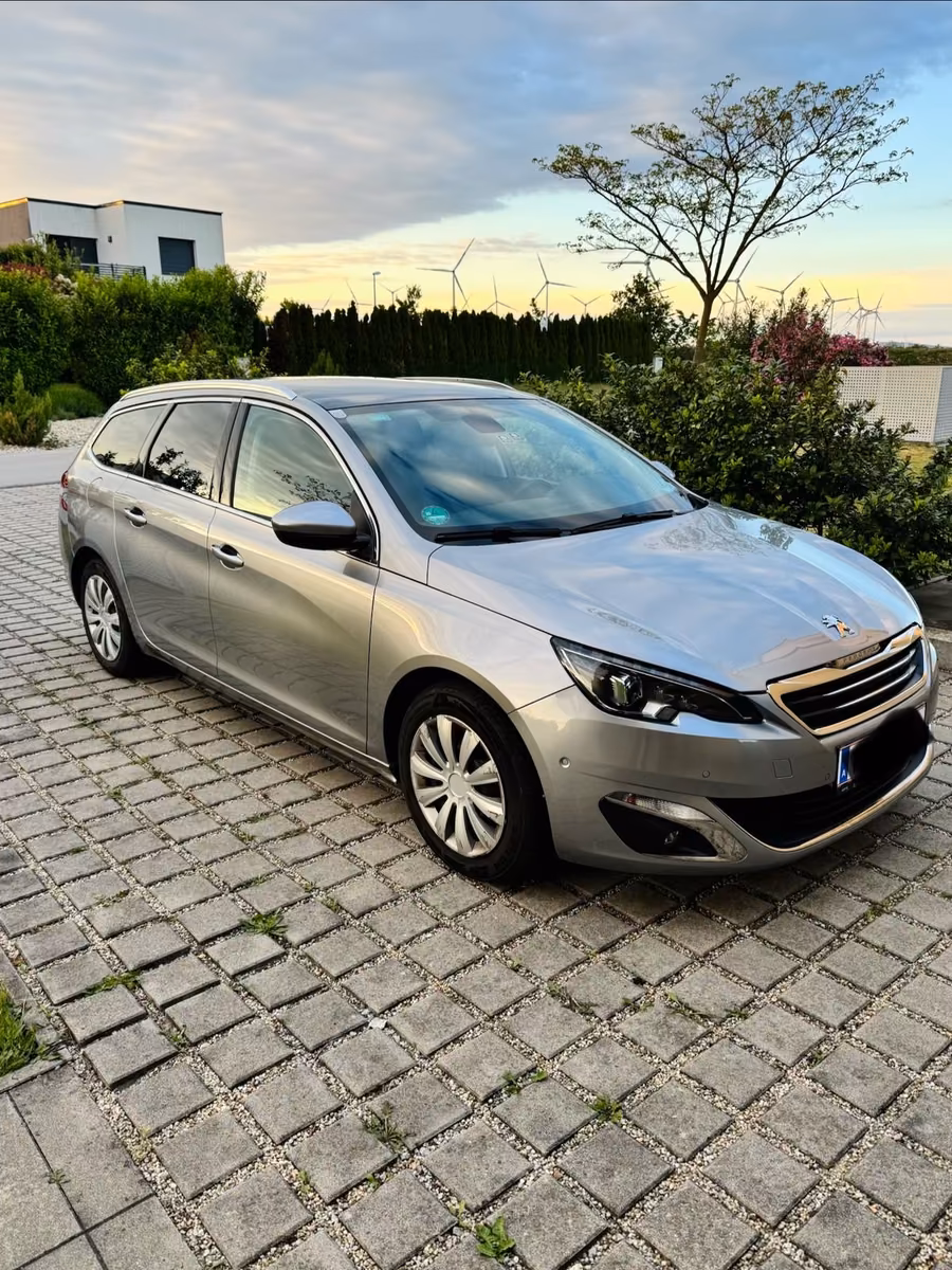 Peugeot 308 2014 — interior