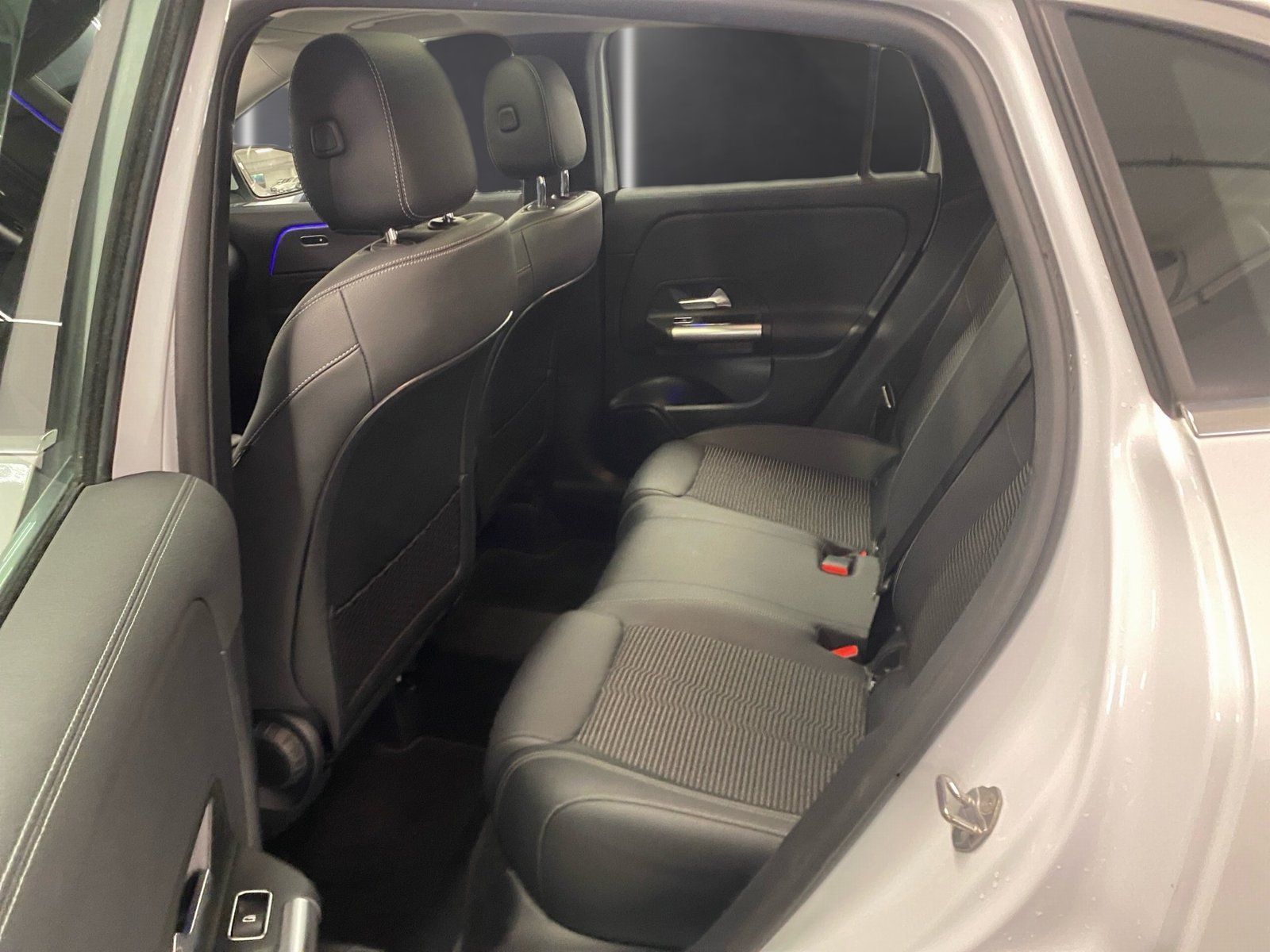 Fahrzeugabbildung Mercedes-Benz GLA 200 Progressive*AHK*Pano*Distron*360°*MBeam*