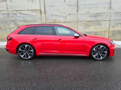 AUDI RS4 Avant 2.9 TFSI quattro erst 47Tkm Misanorot AUDI RS4 Avant 2.9 TFSI quattro erst 47Tkm Misanorot