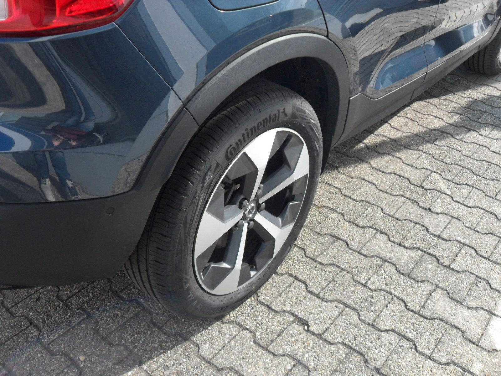 Fahrzeugabbildung Volvo XC 40 Ultra Dark 2WD