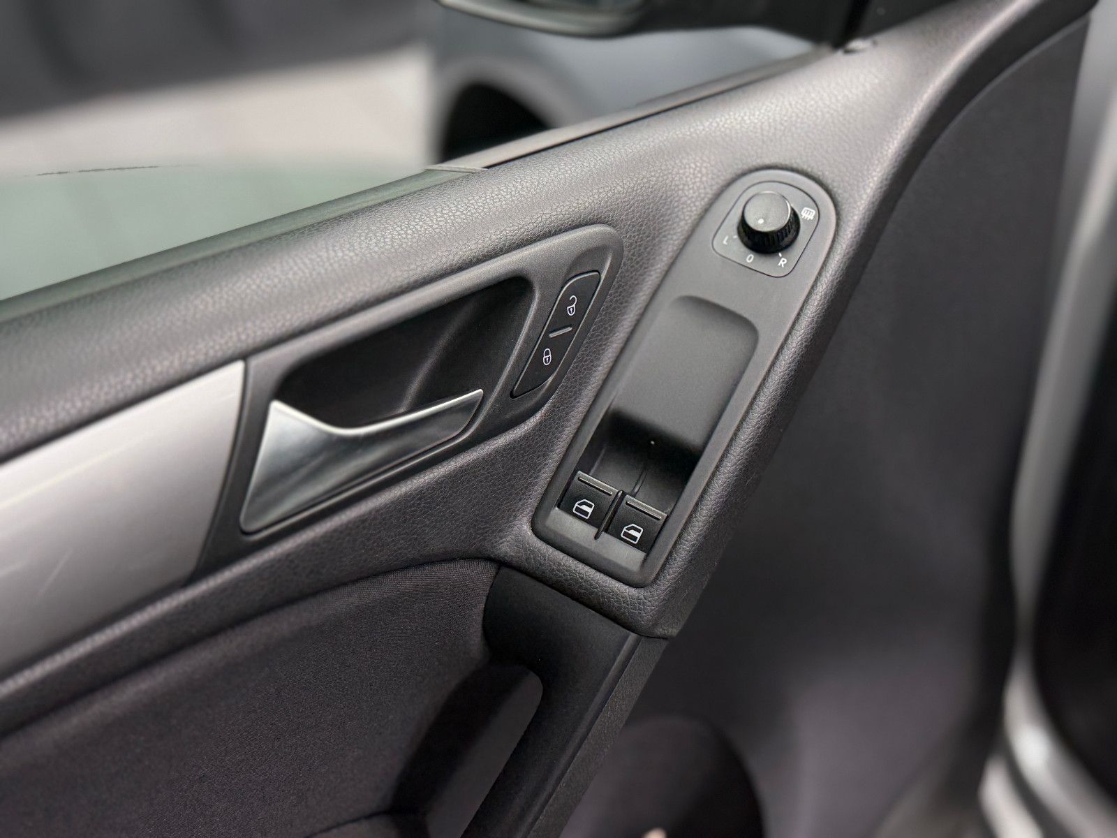 Fahrzeugabbildung Volkswagen Golf VI Trendline|DSG|1.HAND|TÜV NEU
