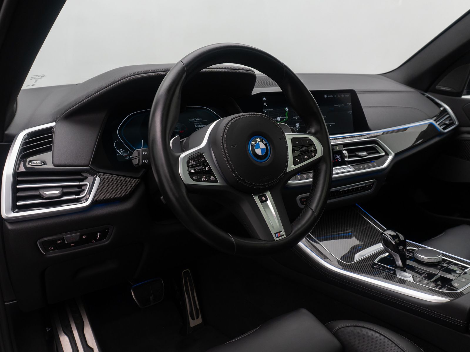 Fahrzeugabbildung BMW X5 xD45e M Sport HUD 360°Laser DAB SkyLounge H/K