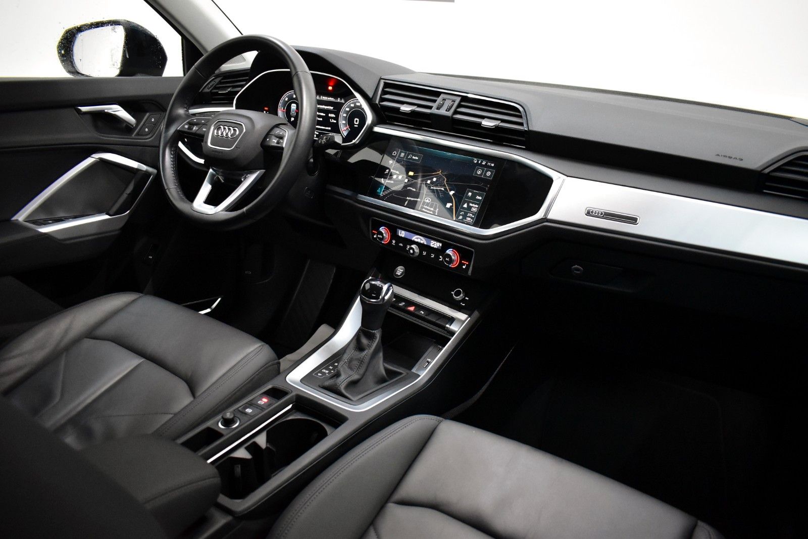 Fahrzeugabbildung Audi Q3 35 TDI advanced,Leder,Navi,Kamera,CarPlay,B&O