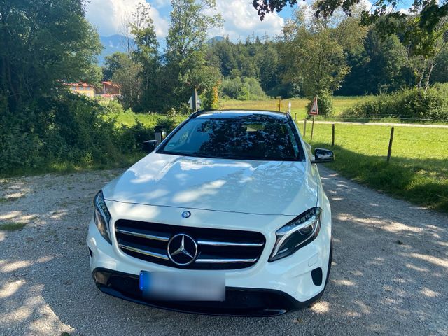 Mercedes-Benz Mercedes benz GLA 220 d 4 MATIC SUV 7 G (T...