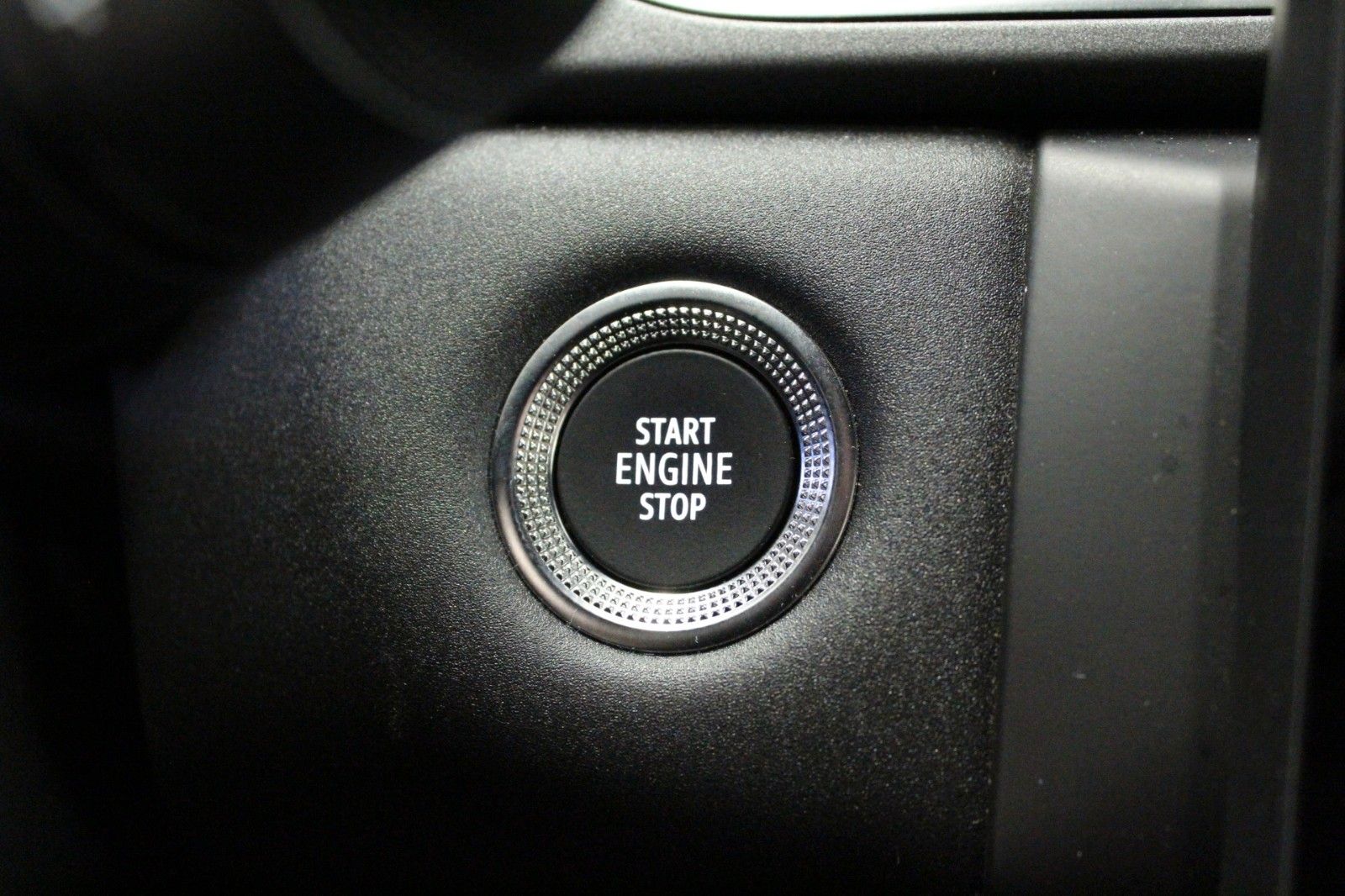 Fahrzeugabbildung Renault Captur Mild Hybrid 160 EDC Techno *Ganzjahresrei