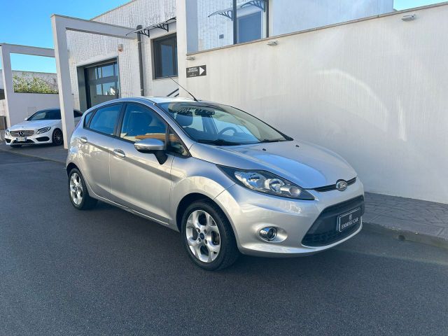 Ford Fiesta 1.4 TDCi 70CV 5p TITANIUM-2011