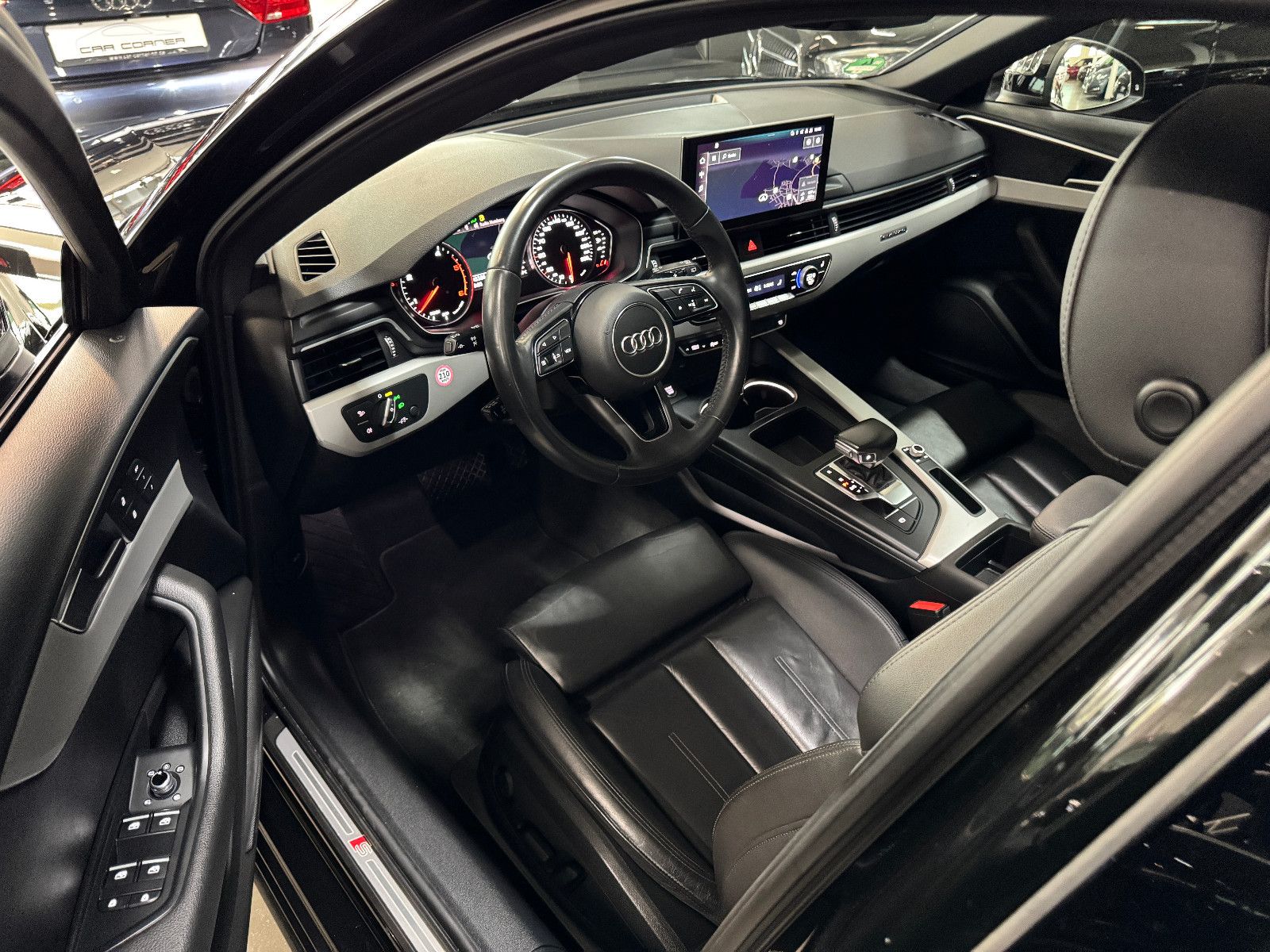 Fahrzeugabbildung Audi A4 45 TDI QUATTRO 2X S-LINE BLACK EDITION 19´RS