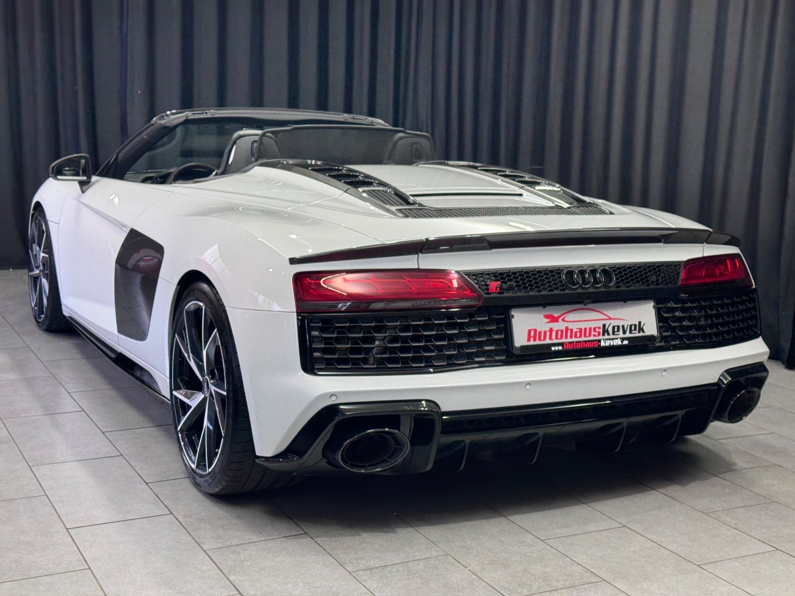 Fahrzeugabbildung Audi R8 Spyder 5.2 FSI quattro performance*CARBON*B/O