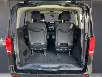 Mercedes V 220 - 9