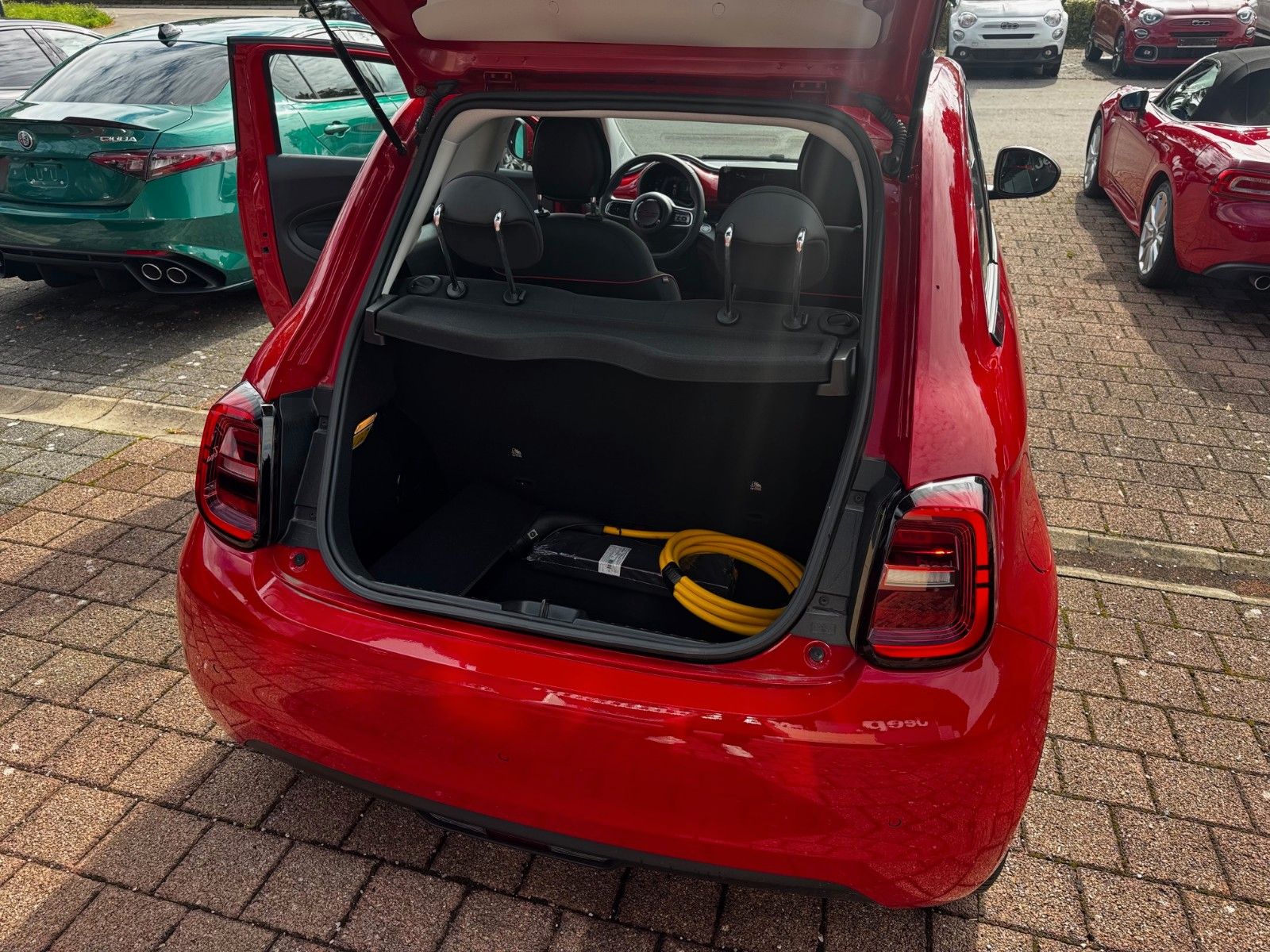Fahrzeugabbildung Fiat 500e Red / Navi / Kamera / Sitzheizung