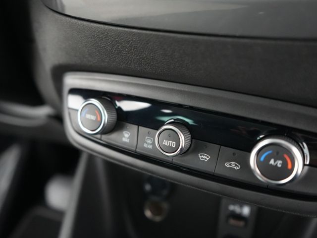 Crossland ELEGANCE AT+LED+NAVI+RÜCKFAHRKAMERA+SI
