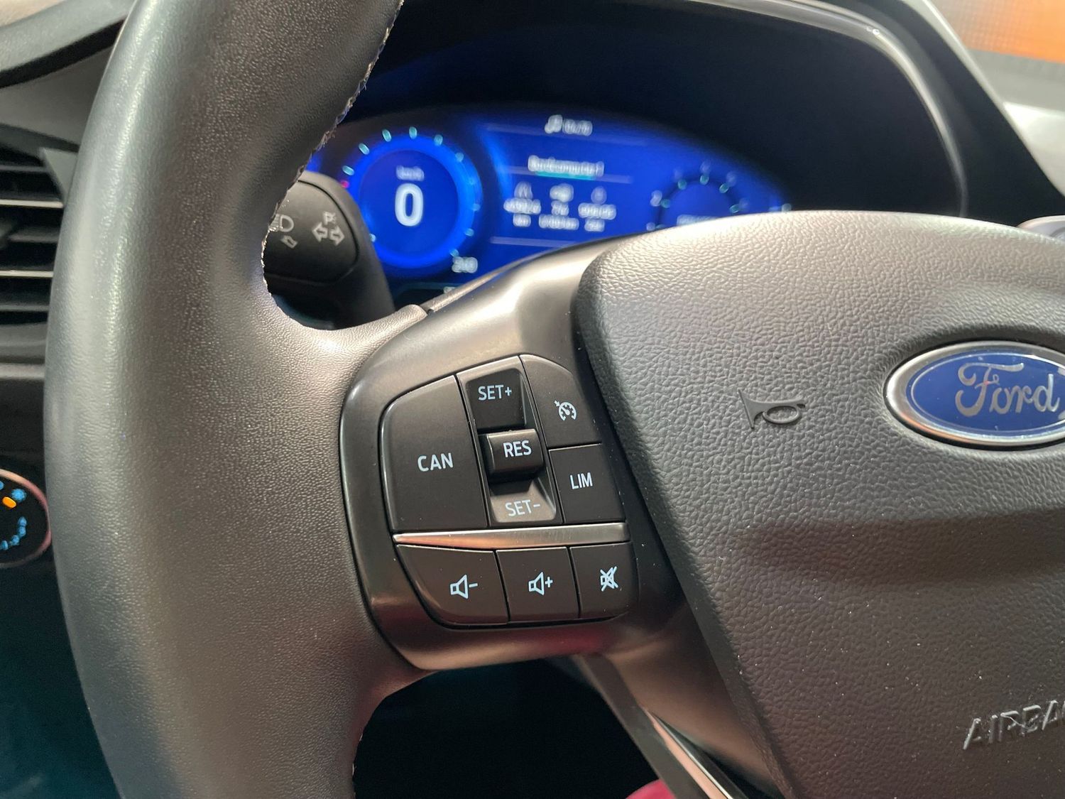 Fahrzeugabbildung Ford Focus Titanium X#Digital Cock#LED#Kamera#Spur
