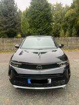Opel Mokka-e Ultimate | Schwarz | EZ 2022 ... - Opel Mokka-e von privat