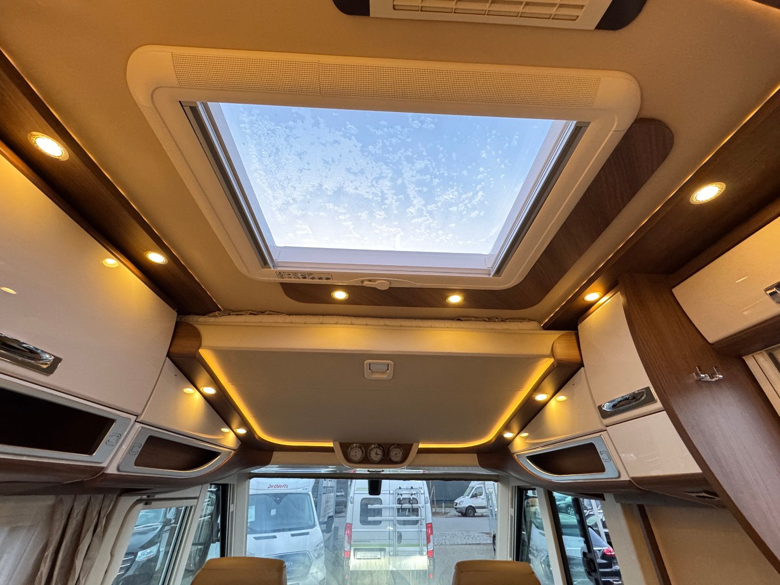 Fahrzeugabbildung Carthago Chic e-line I 51 QB MERCEDES 418 CDI 9GT 1.HAND