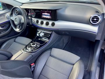 Mercedes E 220 - 12