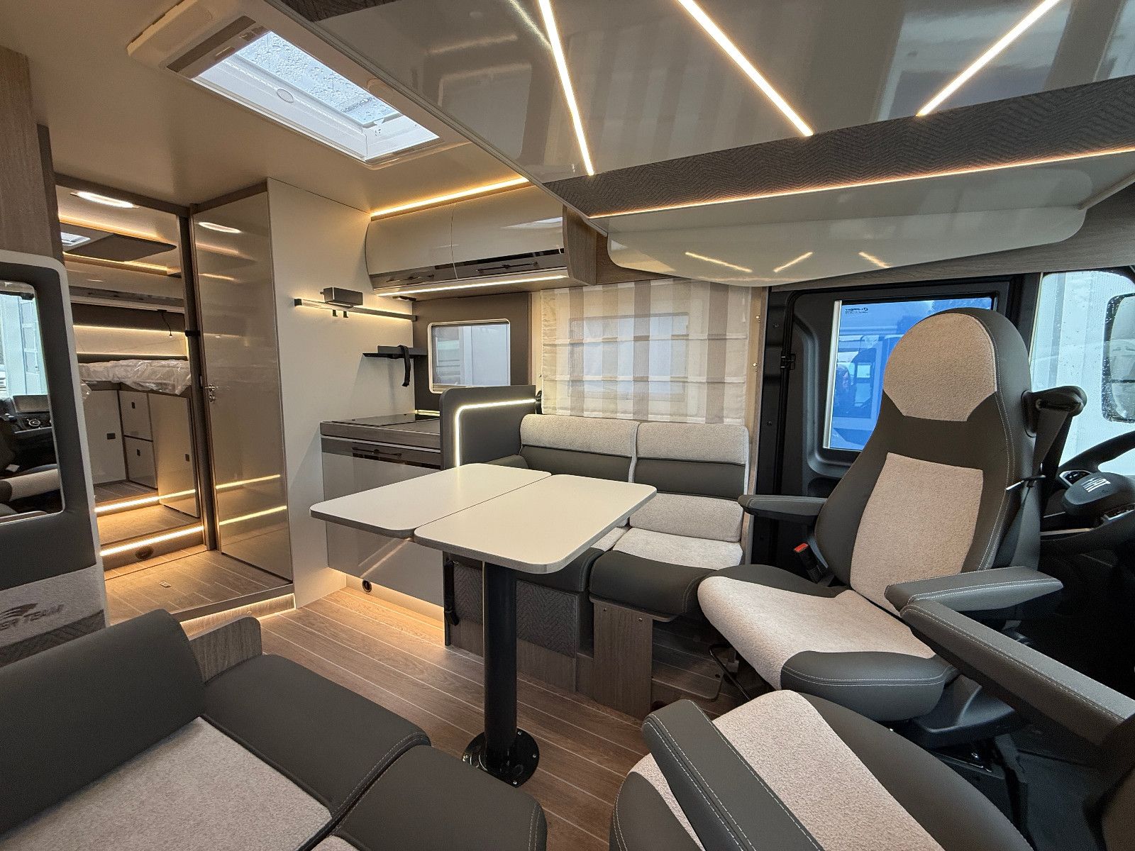 Fahrzeugabbildung Roller Team Zefiro 287 Integral - Modell 2026