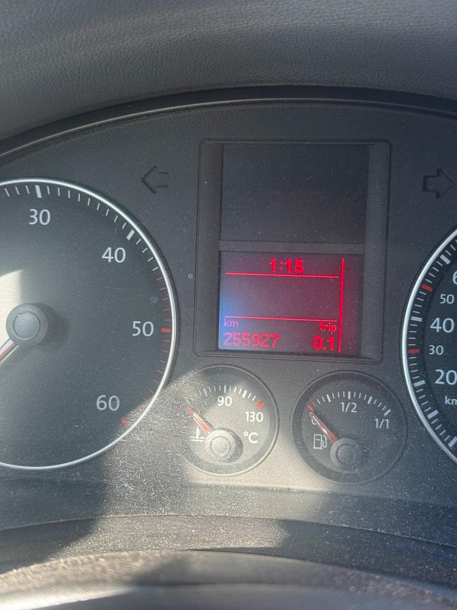 Volkswagen Golf 2004 — двигун 143 HP (105kW)