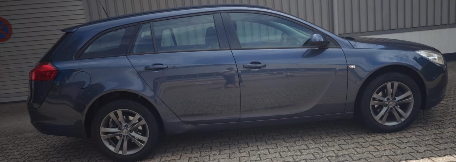 Opel Insignia 2010 — photo 18