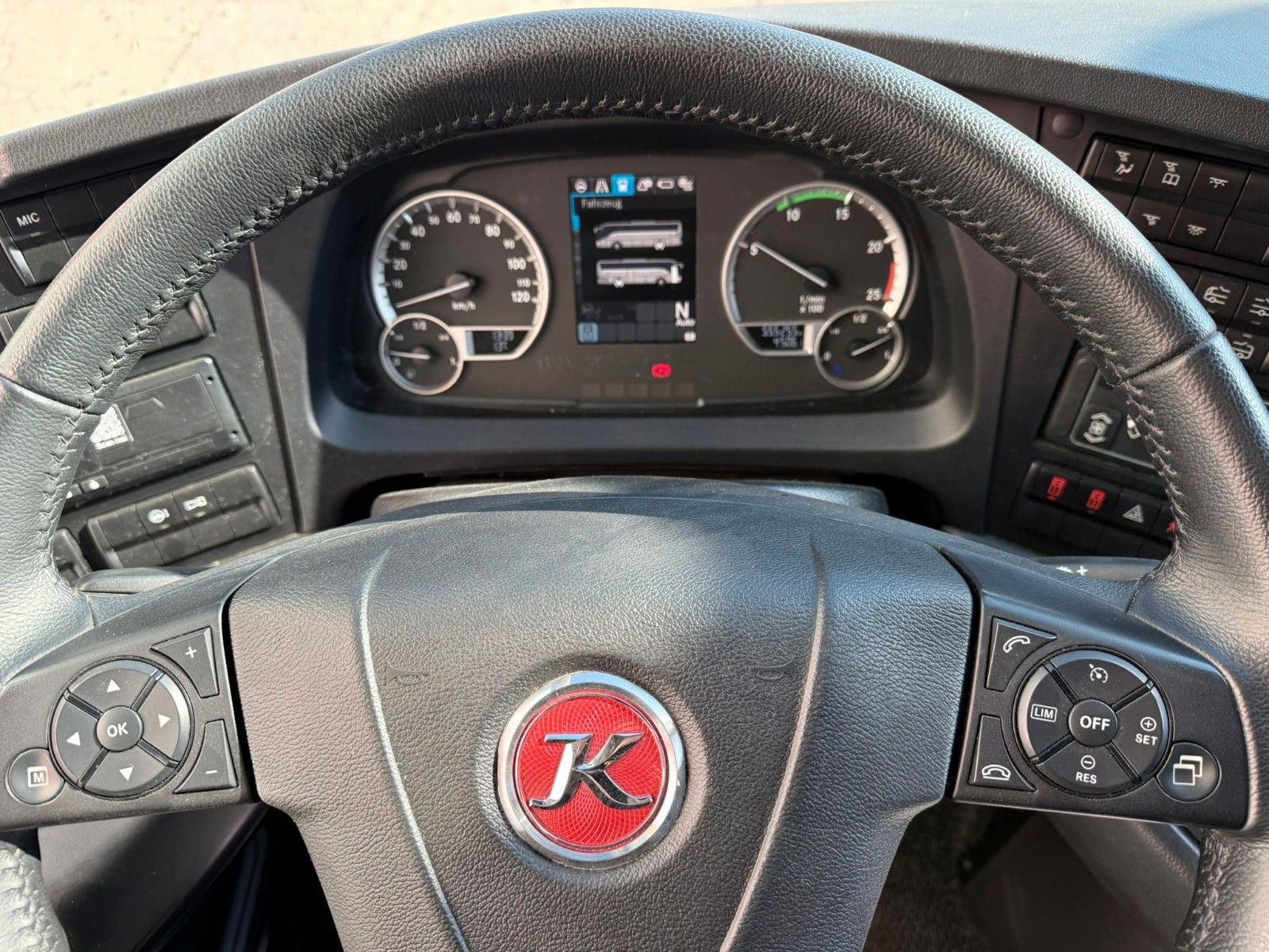 SETRA  2015 - Image 13 of 33