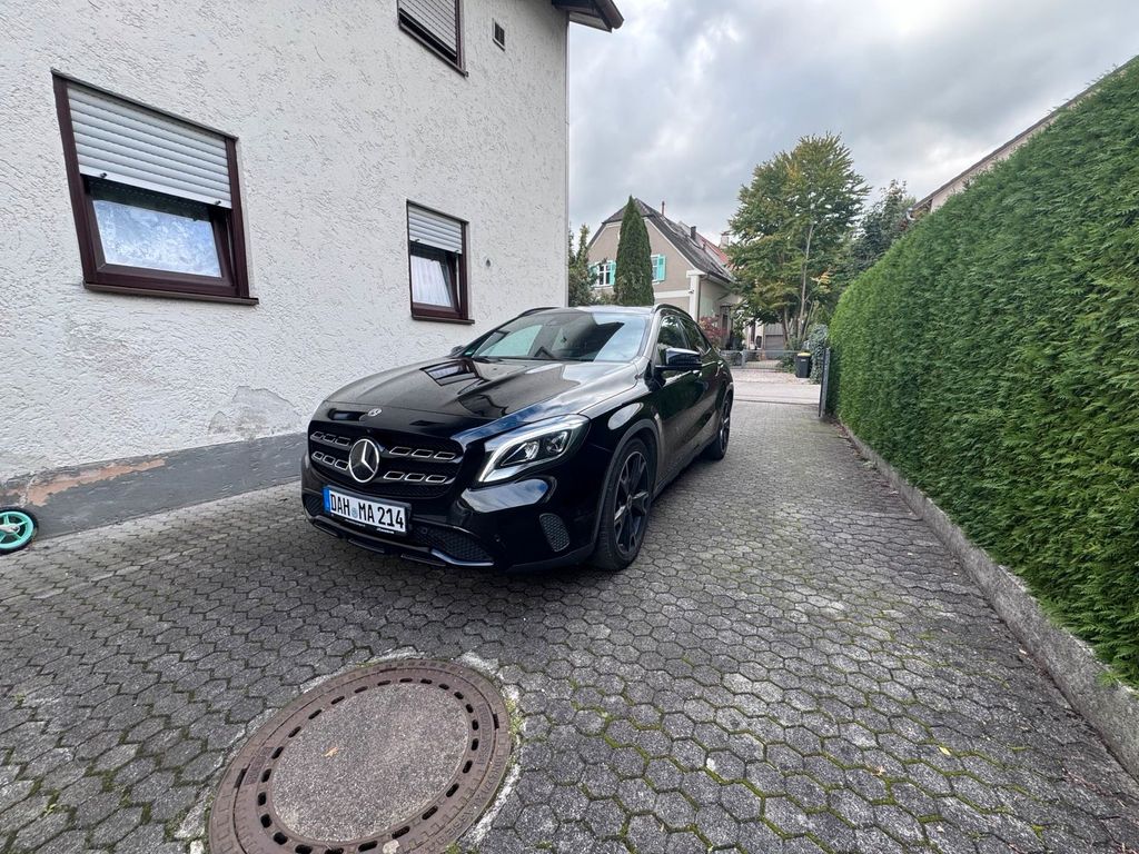 Image of Mercedes-Benz GLA 220