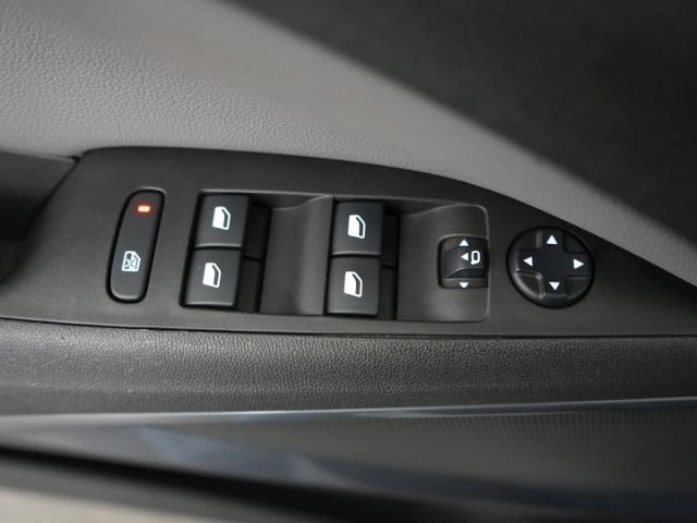 Crossland X INNOVATION+AHK+NAVI+RÜCKFAHRKAMERA+S