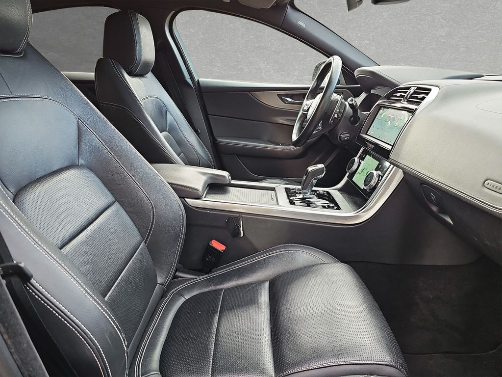 Jaguar XE D180 R-Dynamic SE 320,- FINANZIERUNG OHNE