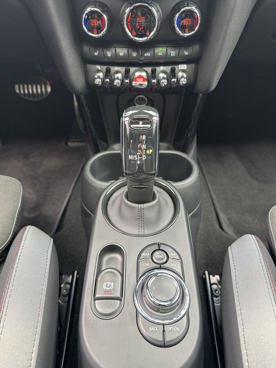 Fahrzeugabbildung MINI John Cooper Works NAV+LED+ACC+KAMERA+PANO+HUD+VC